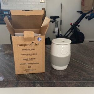 Pampered Chef White and Gray Ceramic Cooker. Ceramic Egg Cooker